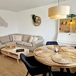 Sonnenhang Im Boho-stil Mit Balkon, 500m Zum See, 2 Schlafzimmer アパート