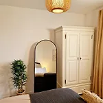 Sonnenhang Im Boho-stil Mit Balkon, 500m Zum See, 2 Schlafzimmer アパート