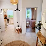 Sonnenhang Im Boho-stil Mit Balkon, 500m Zum See, 2 Schlafzimmer *