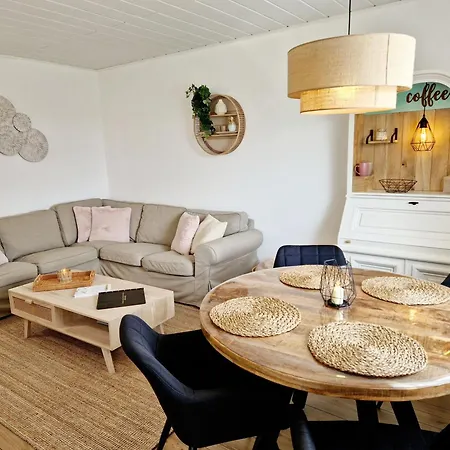 Sonnenhang Im Boho-stil Mit Balkon, 500m Zum See, 2 Schlafzimmer Appartement