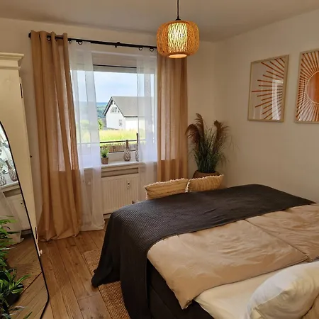 Sonnenhang Im Boho-stil Mit Balkon, 500m Zum See, 2 Schlafzimmer Lejlighed *