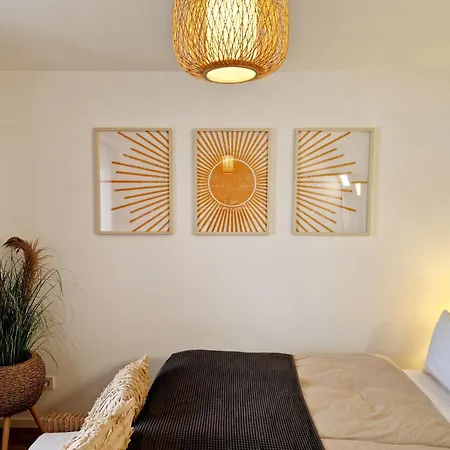 Sonnenhang Im Boho-stil Mit Balkon, 500m Zum See, 2 Schlafzimmer