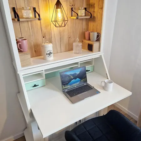 Sonnenhang Im Boho-stil Mit Balkon, 500m Zum See, 2 Schlafzimmer アパート