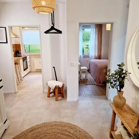 Sonnenhang Im Boho-stil Mit Balkon, 500m Zum See, 2 Schlafzimmer *