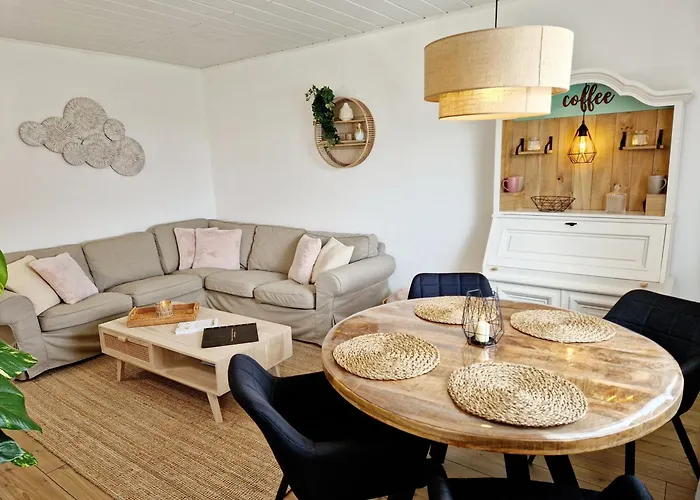 Sonnenhang Im Boho-stil Mit Balkon, 500m Zum See, 2 Schlafzimmer Apartment