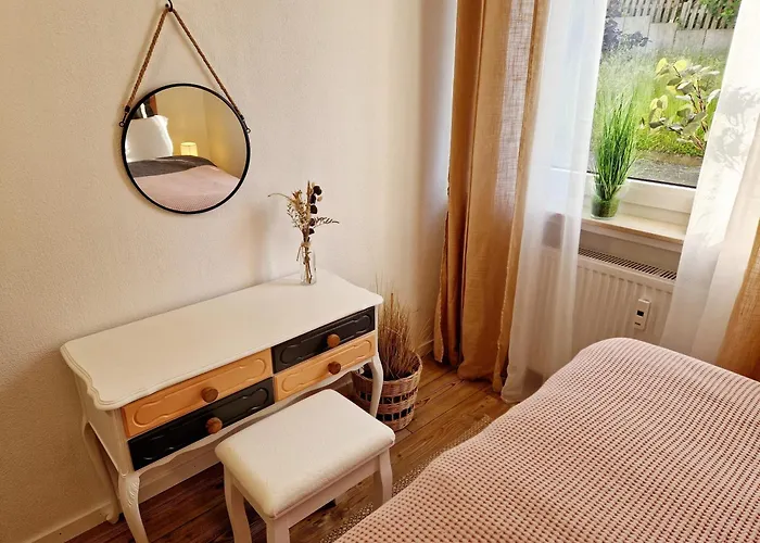 Sonnenhang Im Boho-stil Mit Balkon, 500m Zum See, 2 Schlafzimmer Apartment *